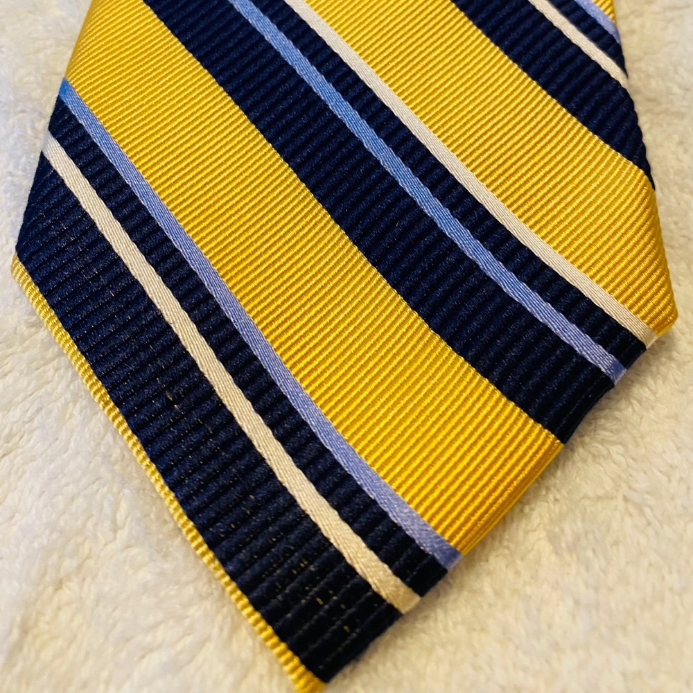 Brand New Trendy Power Tie By CHAPS